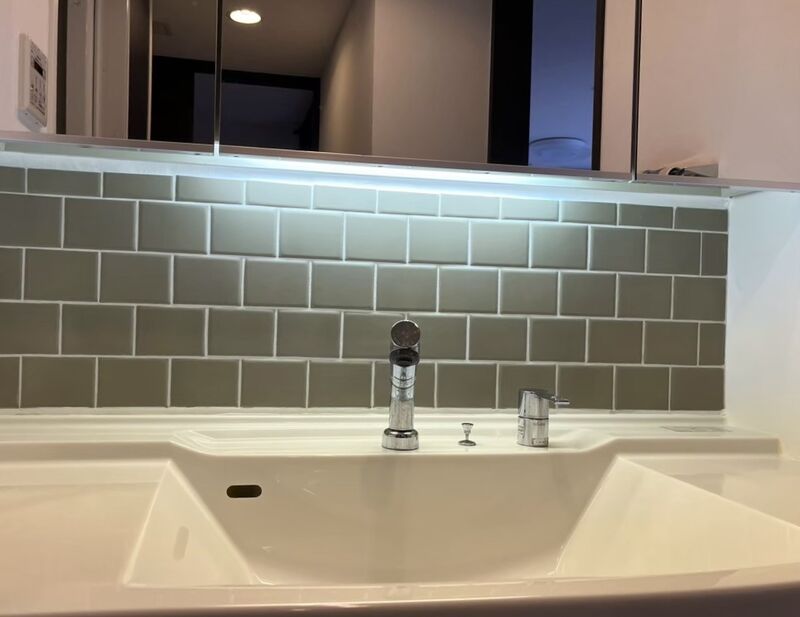 洗面台にタイル貼り